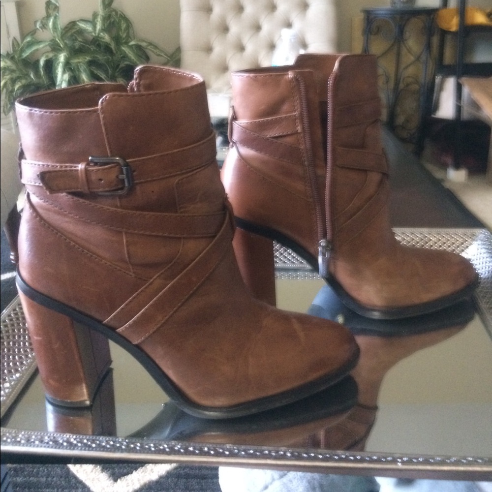 Vince camuto gravall ankle bootie